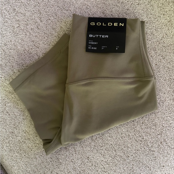 Aritzia Pants - ARITZIA Golden Butter Shorts. Sold out color. Size 6. NWT!